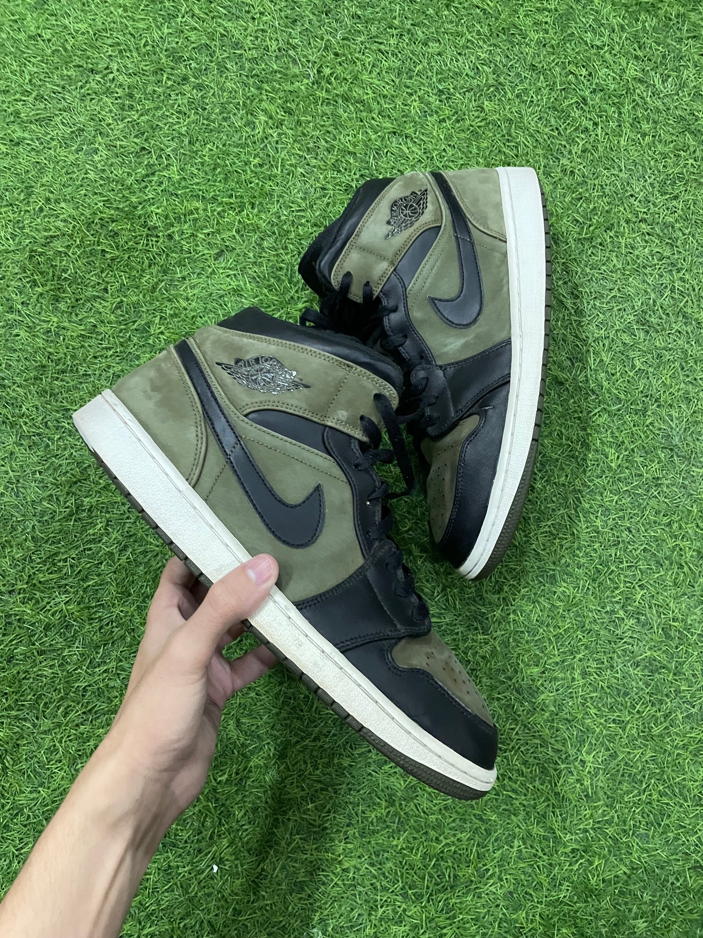 Air Jordan 1 Mid Olive Canvas