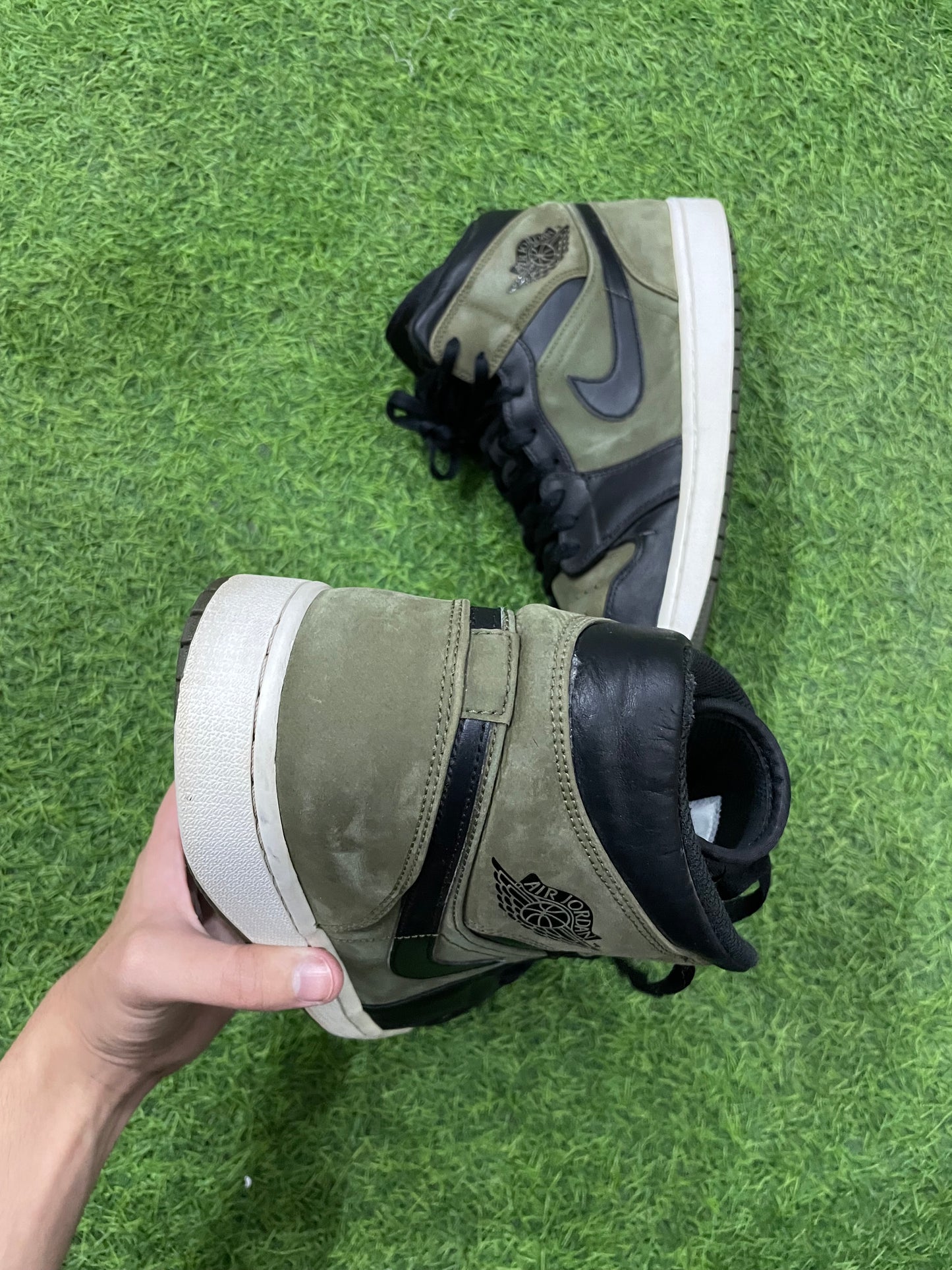 Air Jordan 1 Mid Olive Canvas