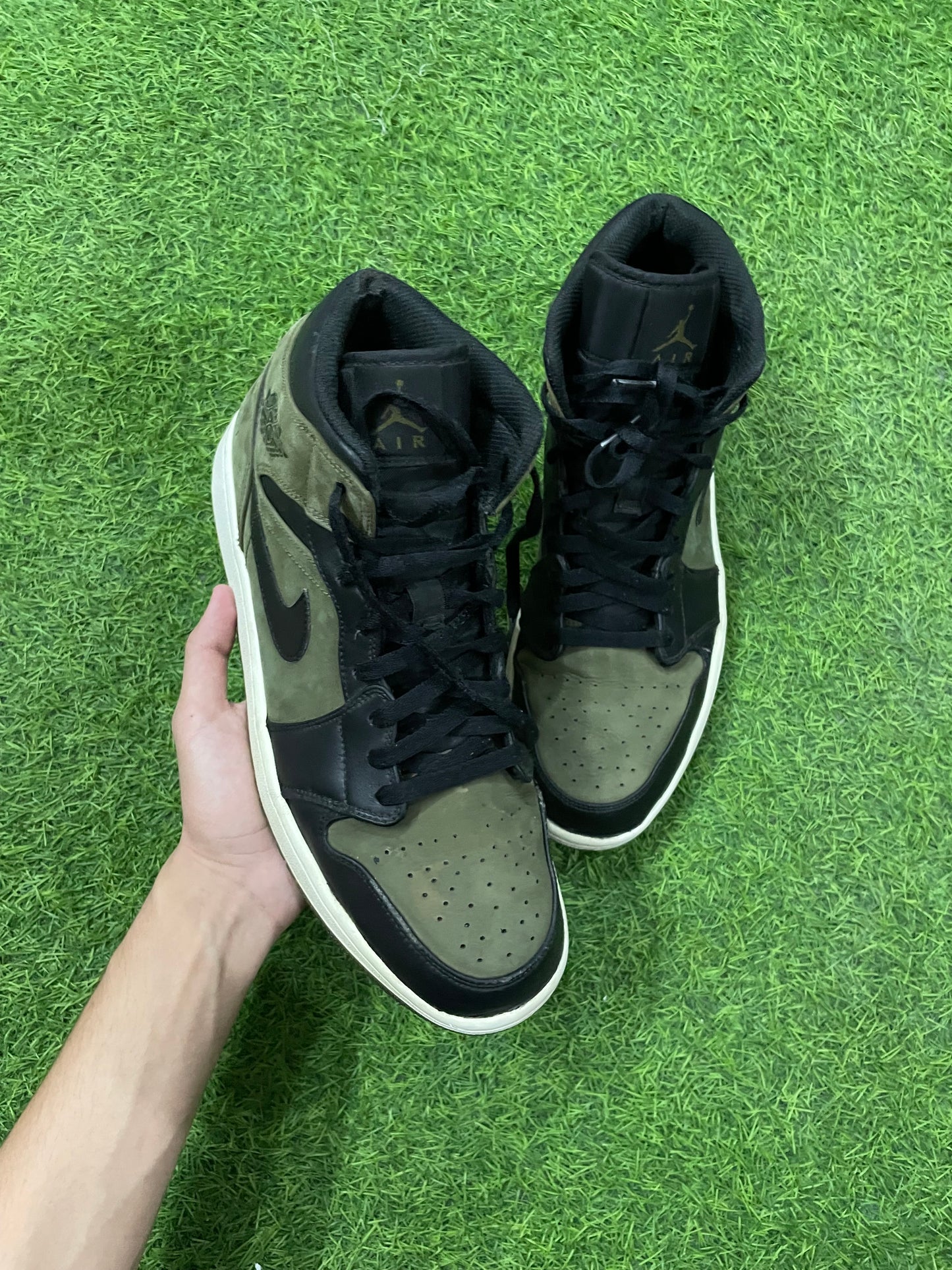 Air Jordan 1 Mid Olive Canvas