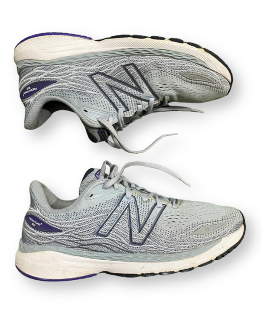New Balance 860